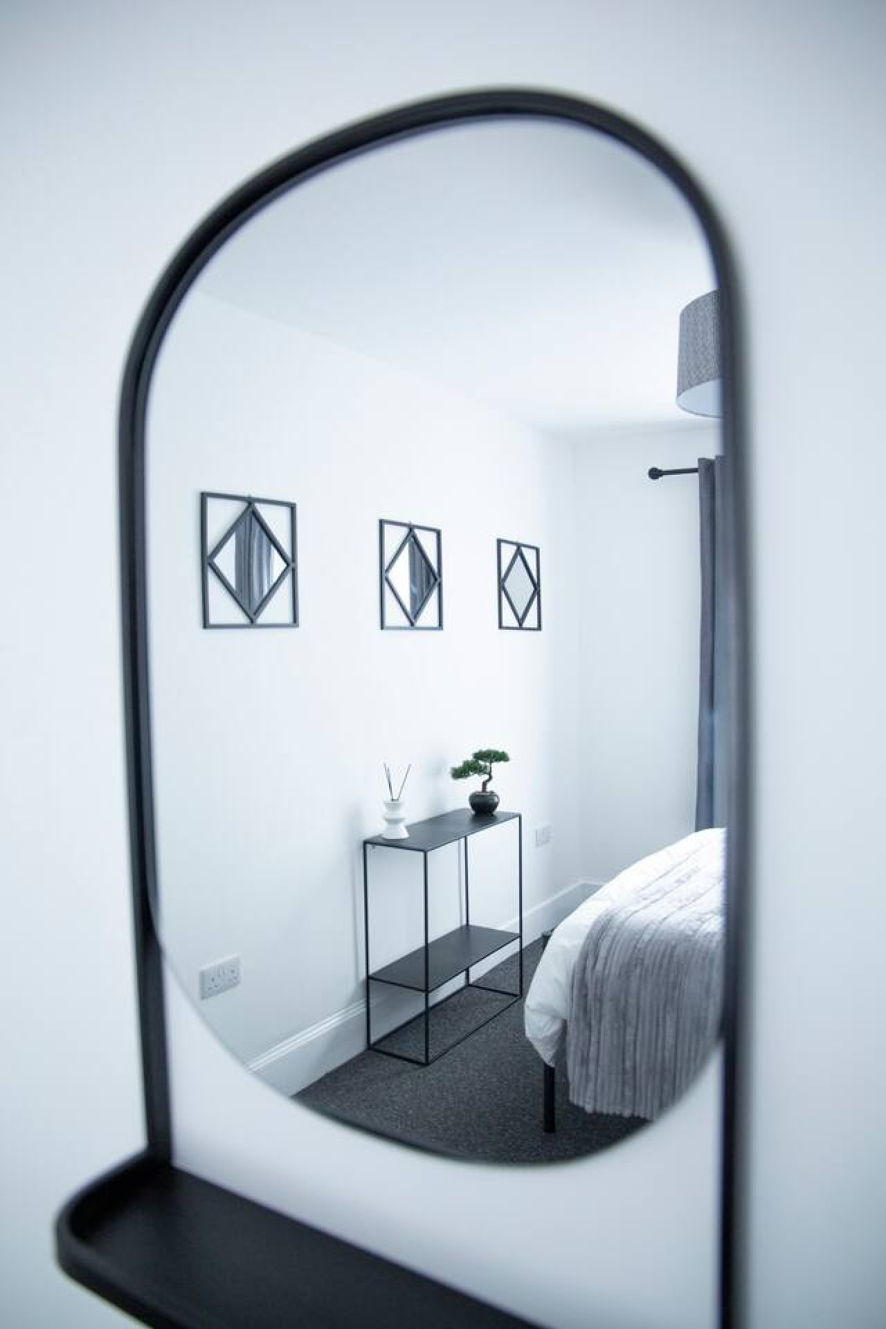 Monochrome Maison - Maidstone Town with parking in 16 Saint Philip's Avenue - Property image 16 - VivreStays