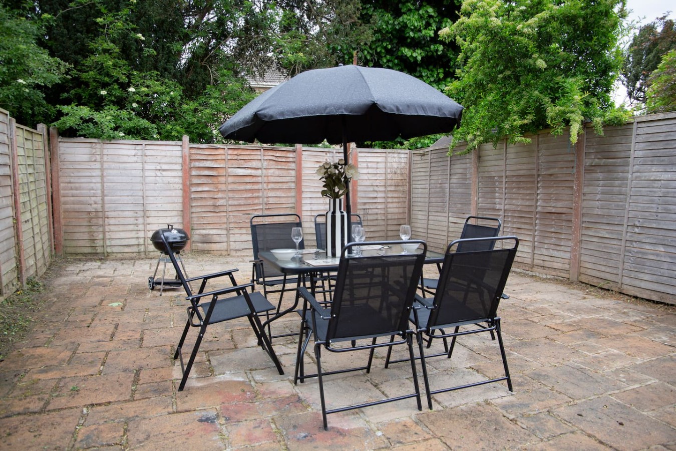 Monochrome Maison - Maidstone Town with parking in 16 Saint Philip's Avenue - Property image 38 - VivreStays