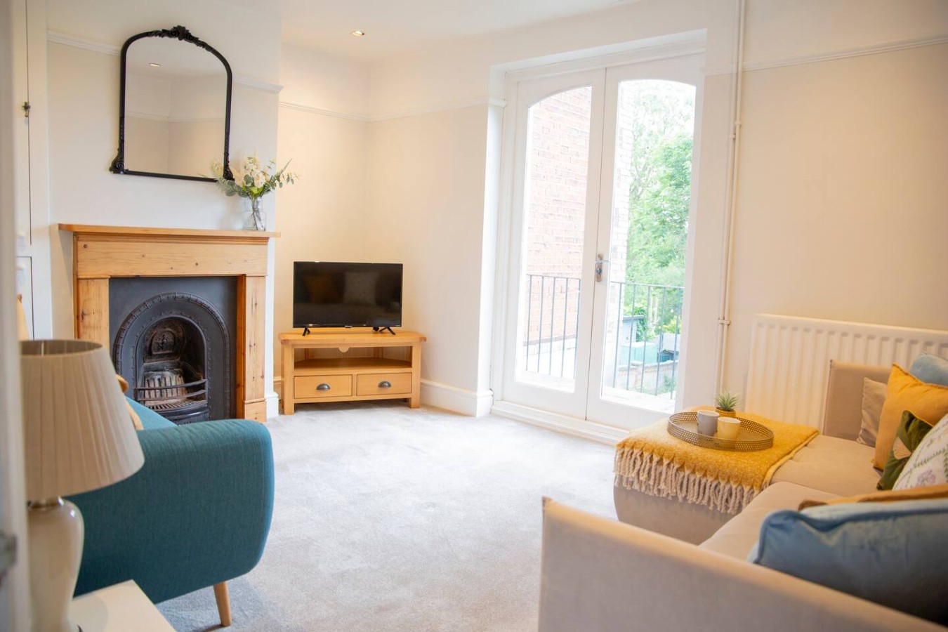 Honey pot house by Sheppey Stays - 3bed 1 bath in 40 Lower Fant Road - Property image 2 - VivreStays