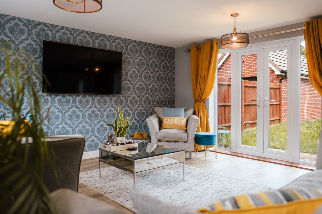 Geometric House - 5 Beds Maidstone - sleeps 10 in 13 Coleman Way - Property image 6 - VivreStays