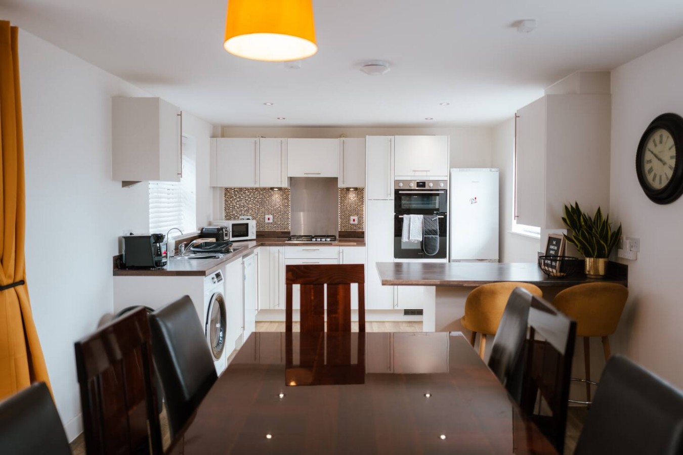 Geometric House - 5 Beds Maidstone - sleeps 10 in 13 Coleman Way - Property image 32 - VivreStays