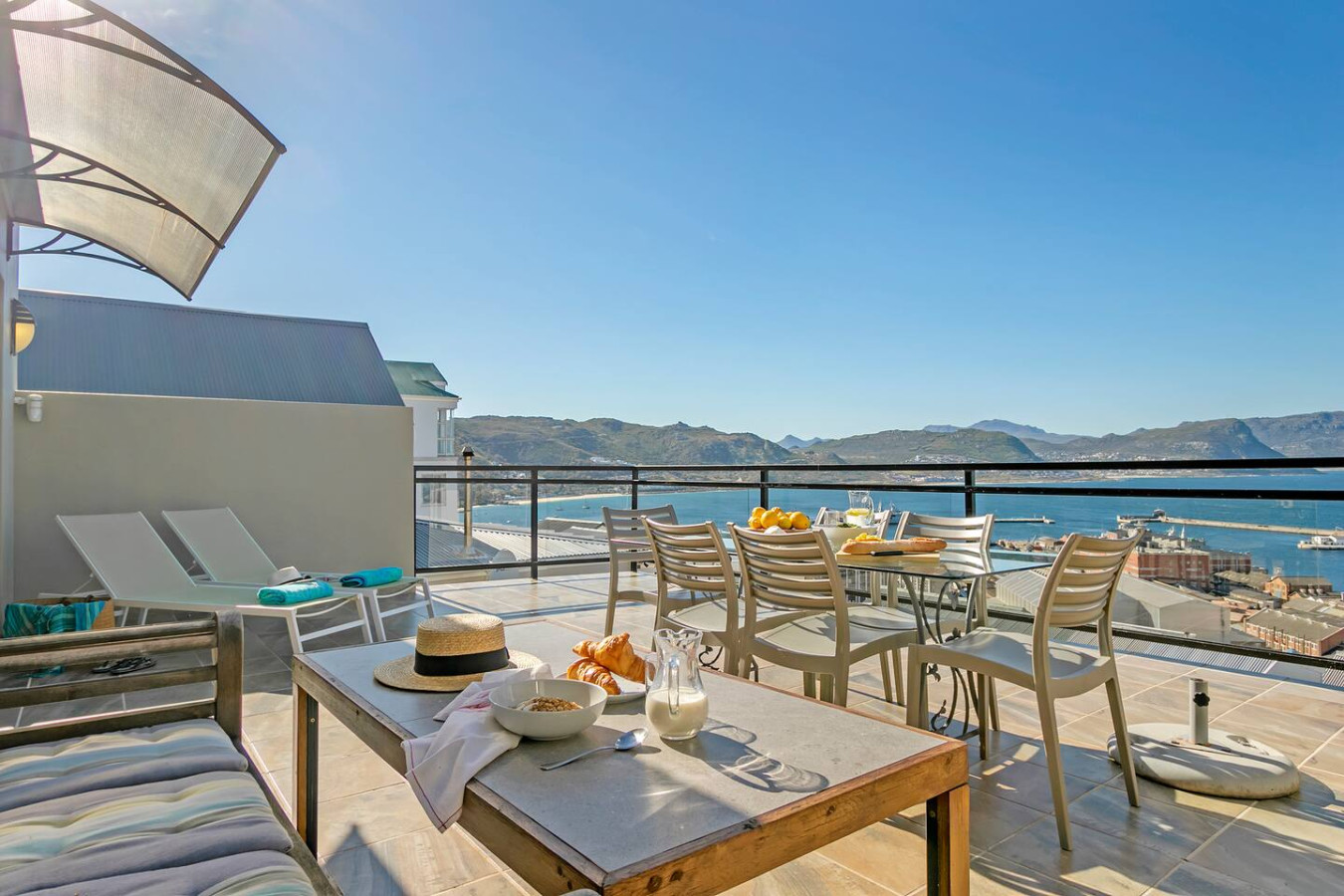 Stylish, Spacious, Sweeping Views For Sun Fun