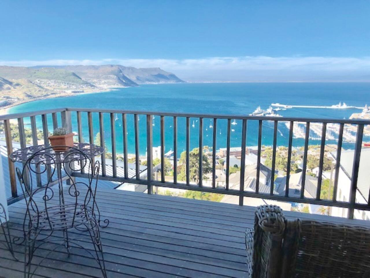 Eagle's Nest Luxury  En-suite Romantic Apartment