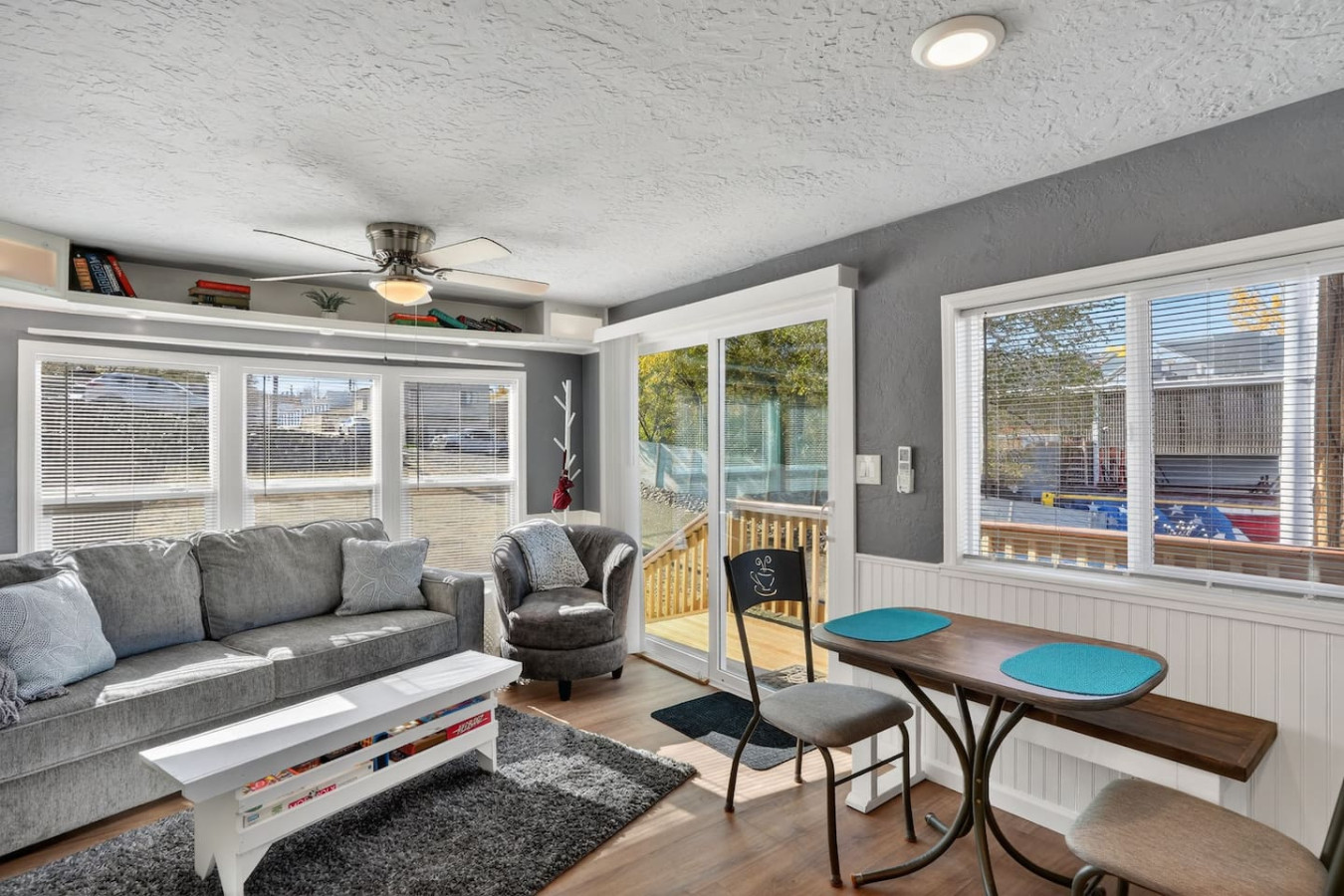 Downtown Delight near Courthouse Square + Shopping