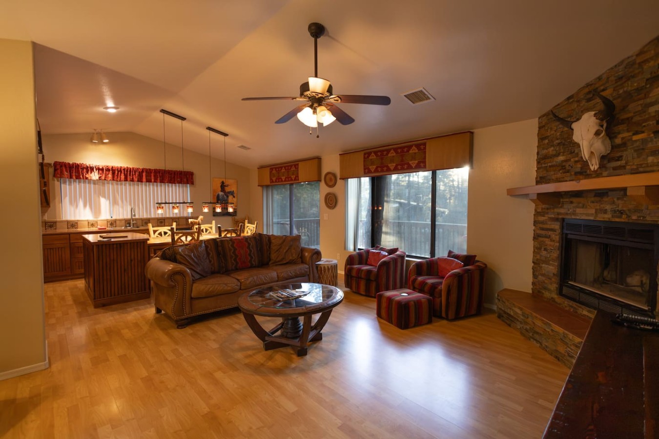 Clubhouse Retreat | Pines & Minutes to Downtown