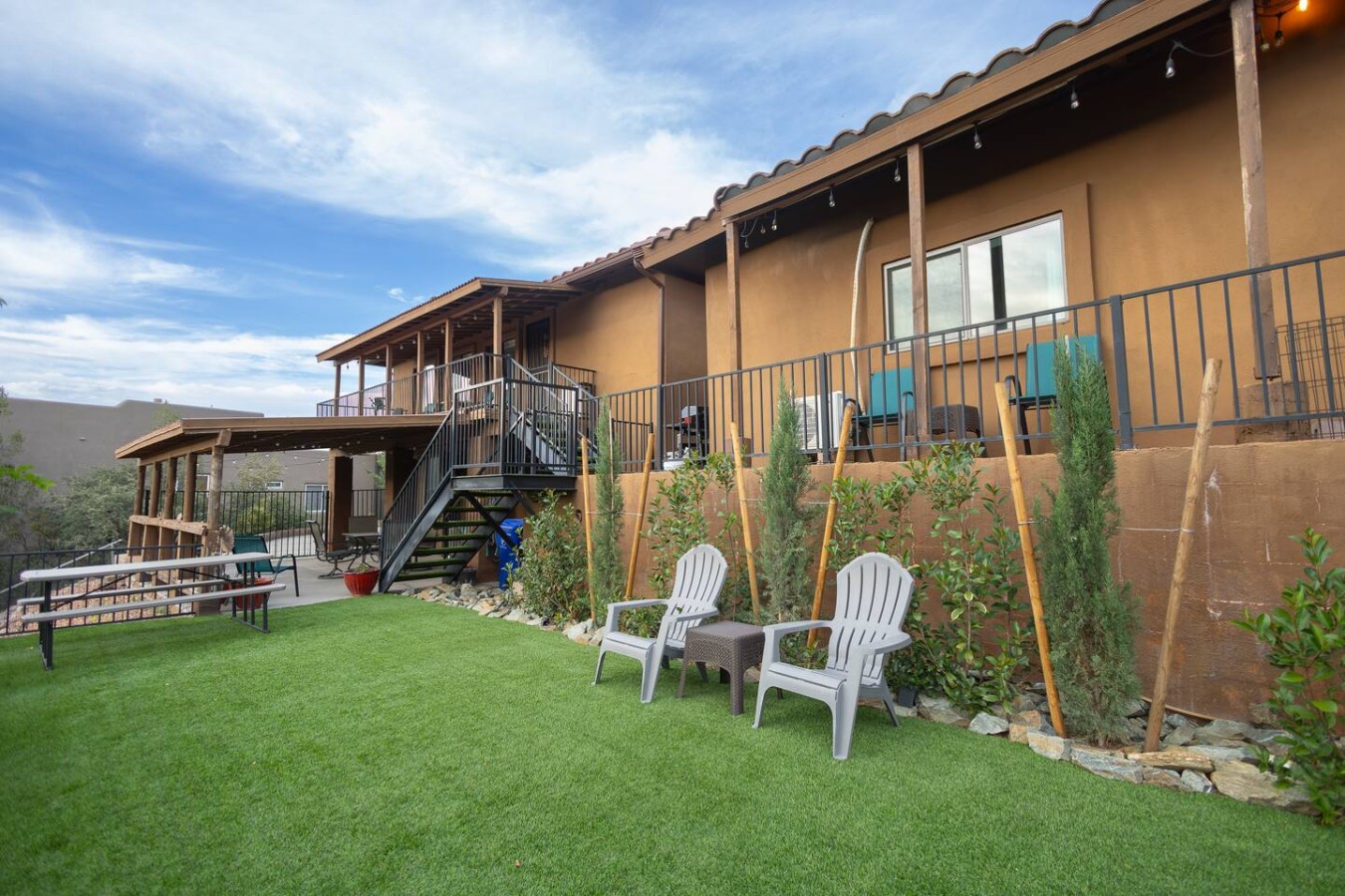 Iris Estates | Spacious Retreat + Mountain Views