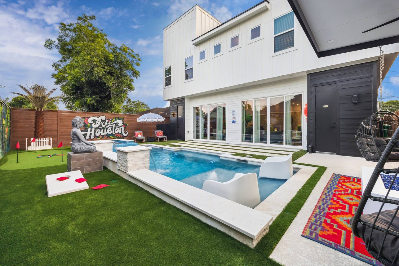 Luxury Retreat With Private Pool And Hot Tub - Exquisite Oasis - Houston, TX