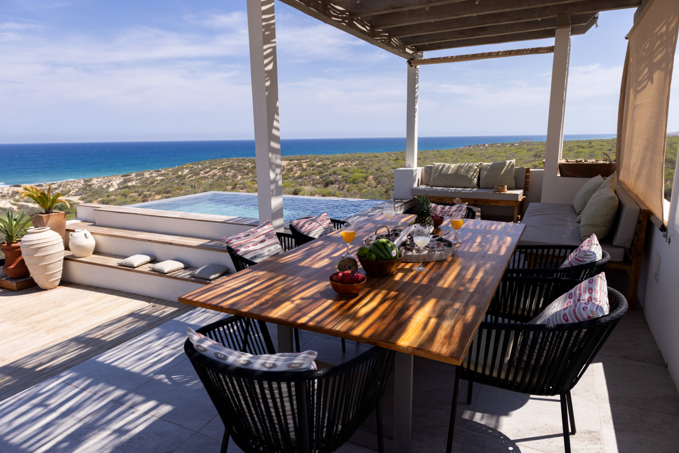 Spacious Serenity Suite · Seaview · Near Hot Tub