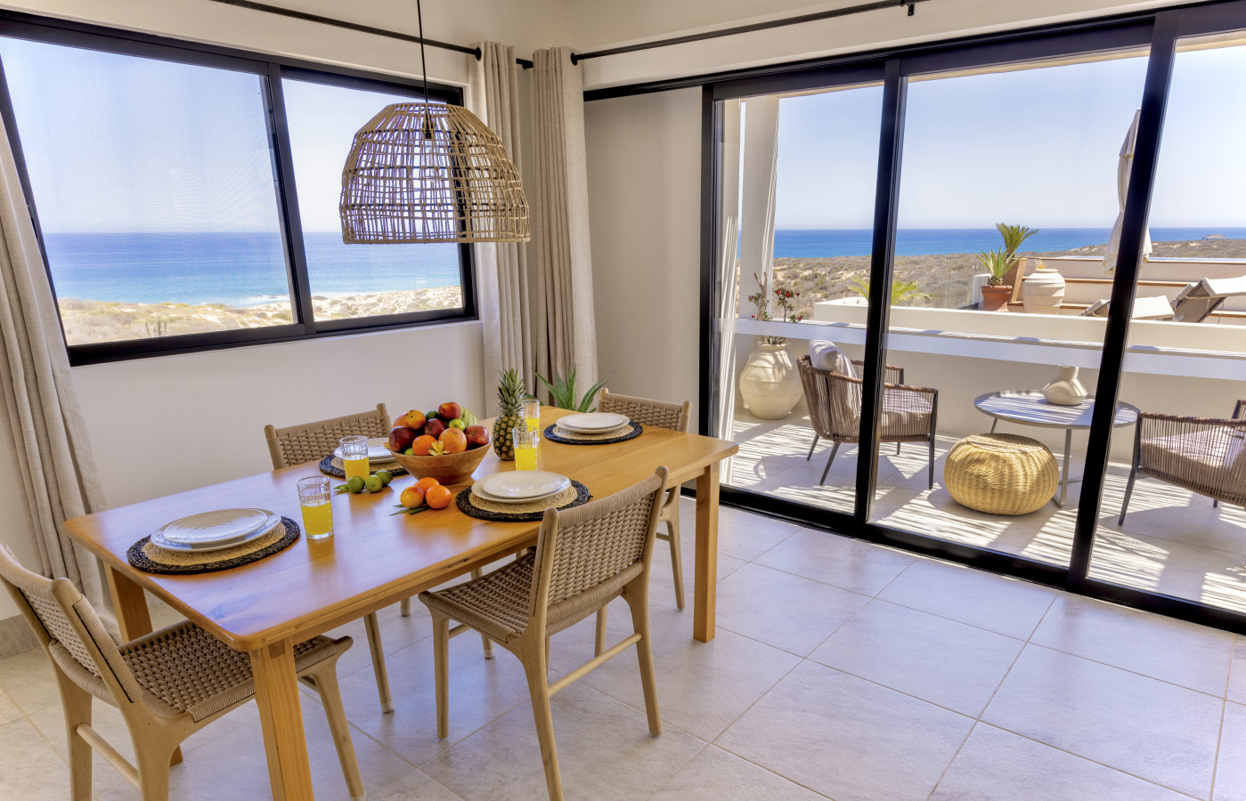 Grand Horizon Penthouse · Panoramic Ocean Views