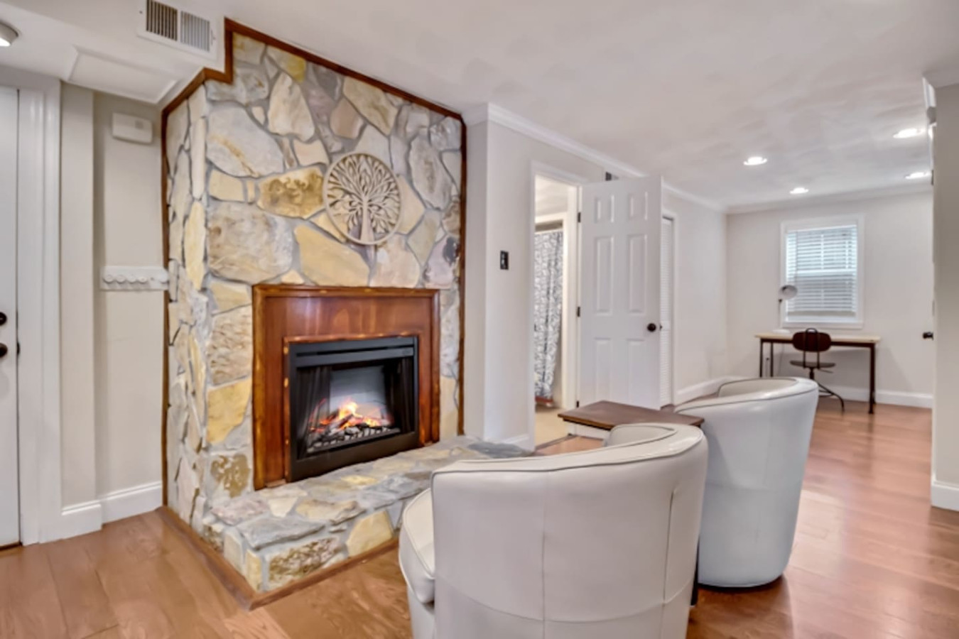 902.b Historical Beachfront Duplex Sauna, Fireplace Hot Tub, Beachfront Grilling & Kayaks - Norfolk, VA