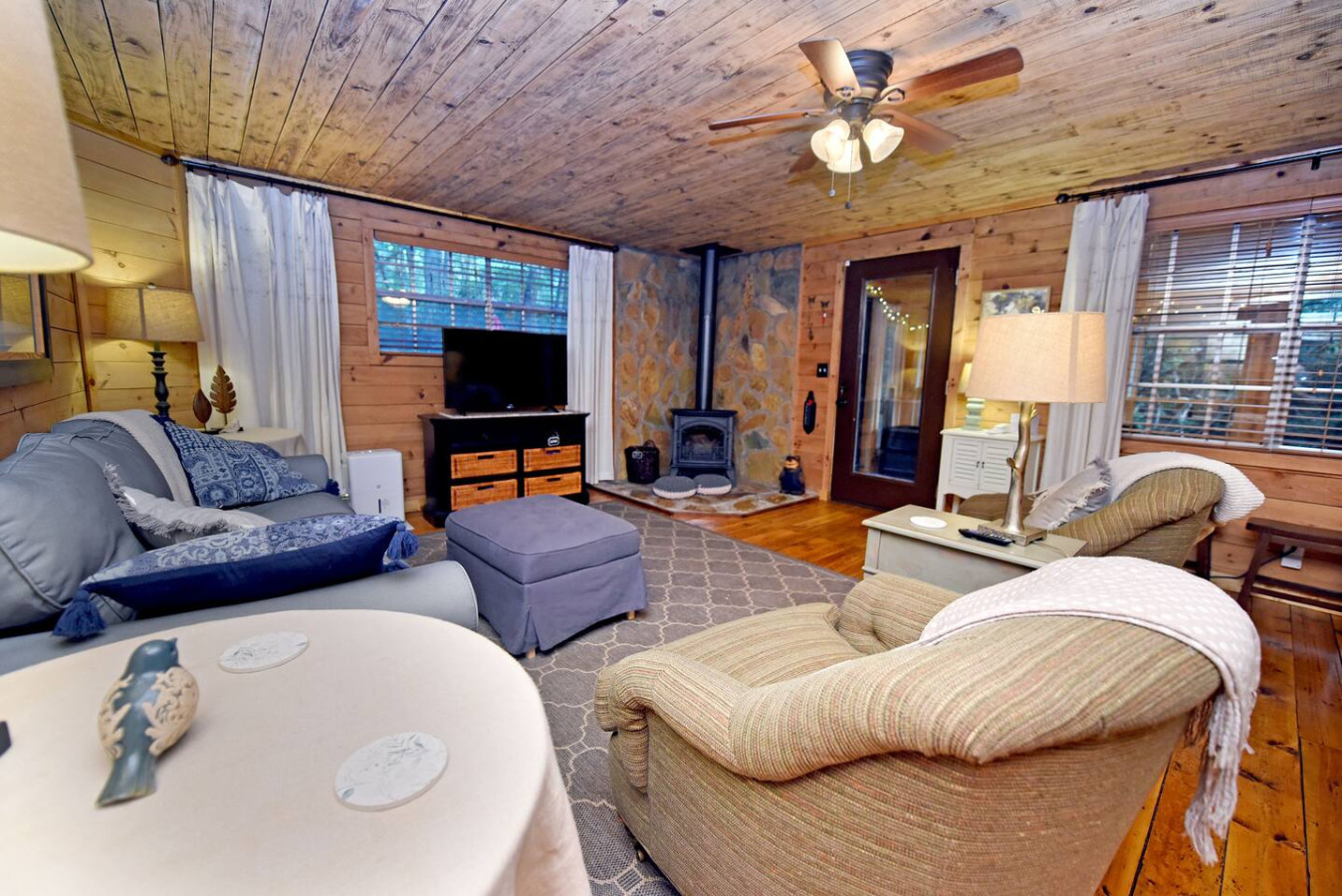 Riverbend Den | 2BR Creekfront Cabin Rental | Blue Ridge GA | Creekfront Living 5