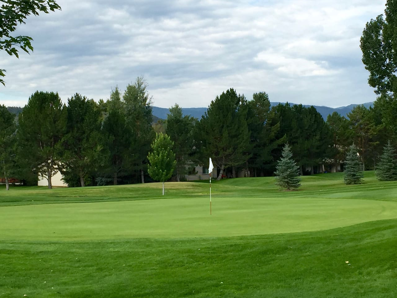 9 hole, par 3 golf course