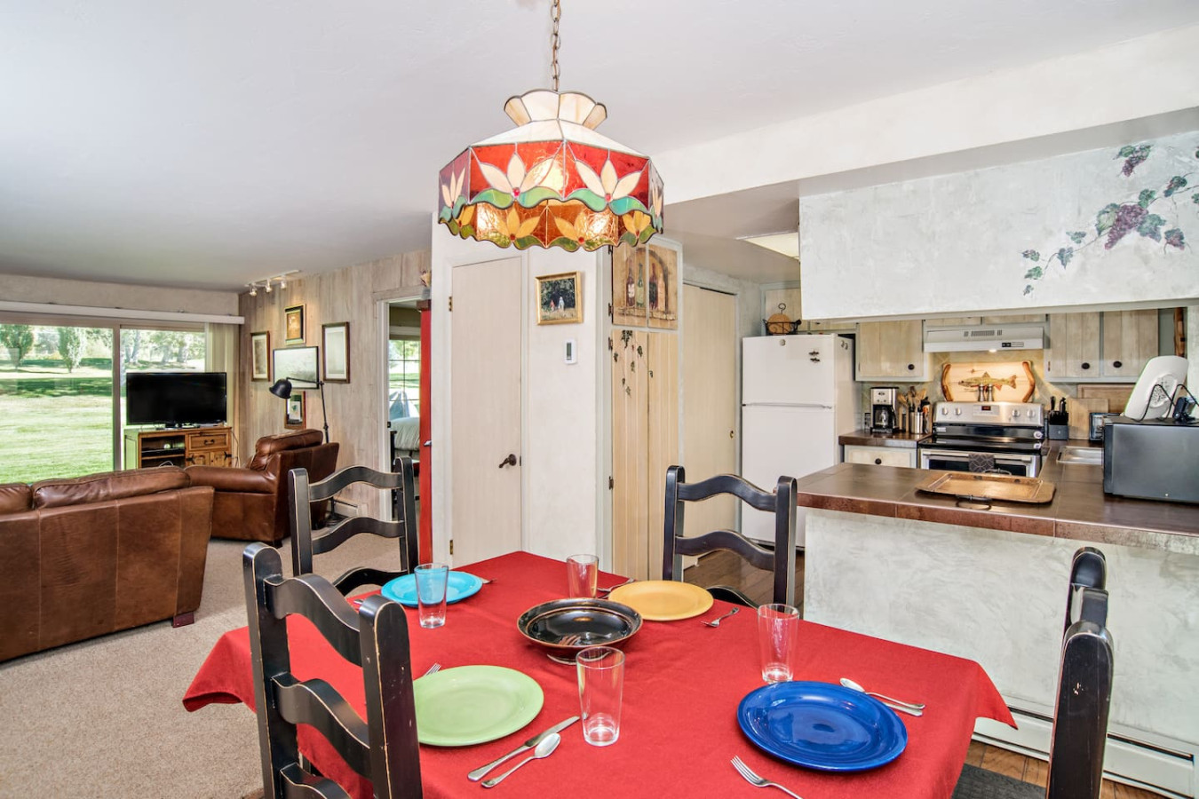 2 BR Condo with 2 Fishing Badges! 24 Mi. to Aspen