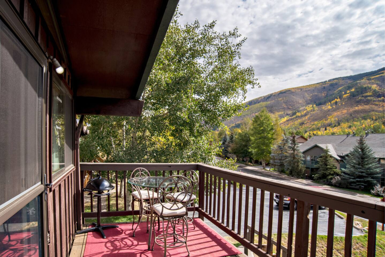 Deck seating area