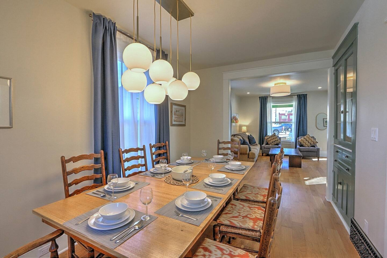 Renovated Victorian w/in Dwntwn Core, Walk to Pool