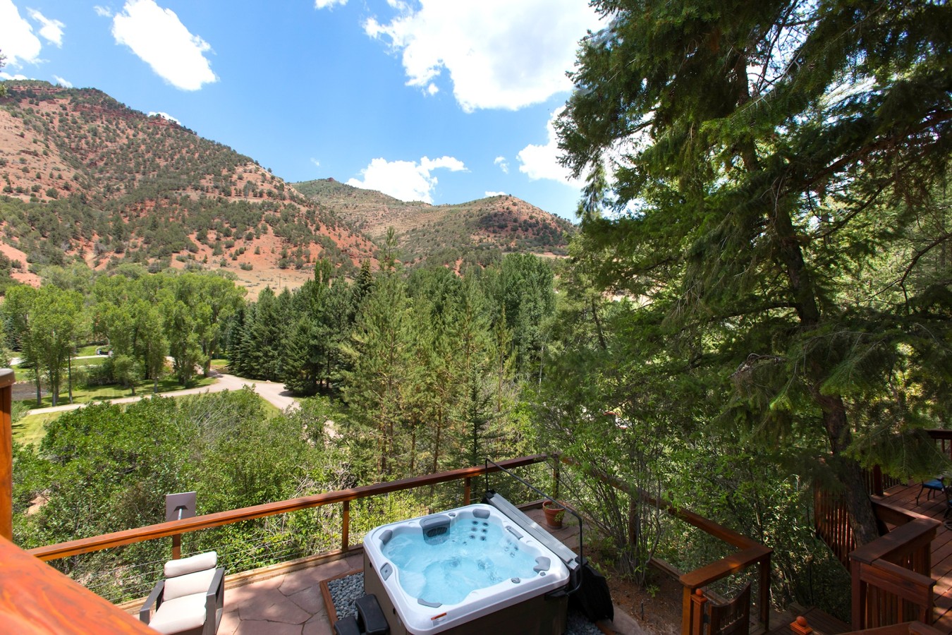 Luxury Mountain Log Home w/ Hot Tub, Sauna, Game Room & River & Mtn Views!