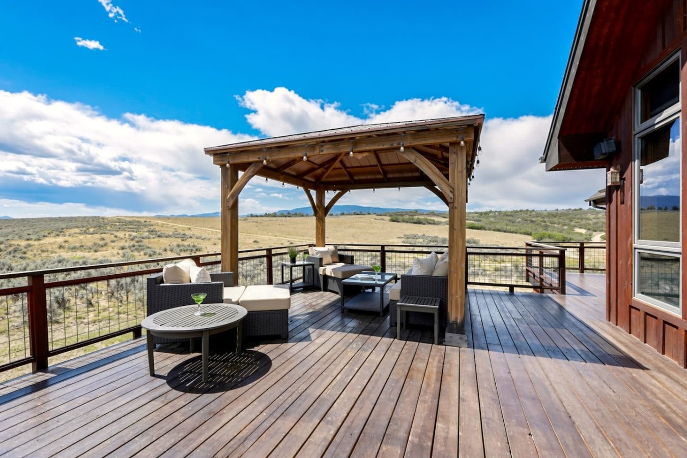 Large sitting area, enjoy the view of the Mtn. Sopris!
