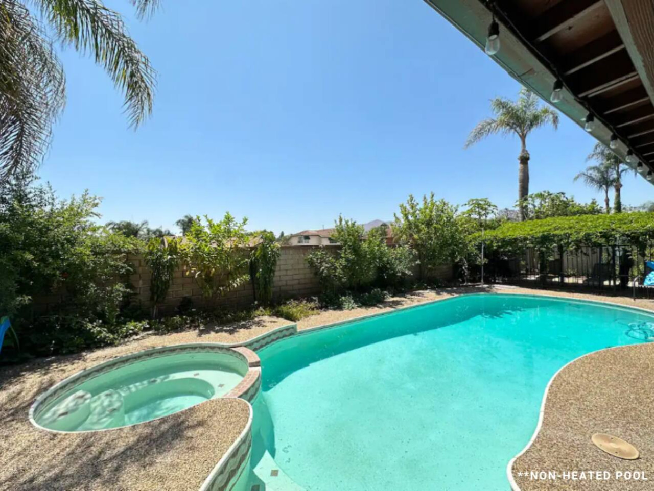 Stunning Home With Spacious Kitchen And Beautiful Pool - Unique Retreat - Corona, CA