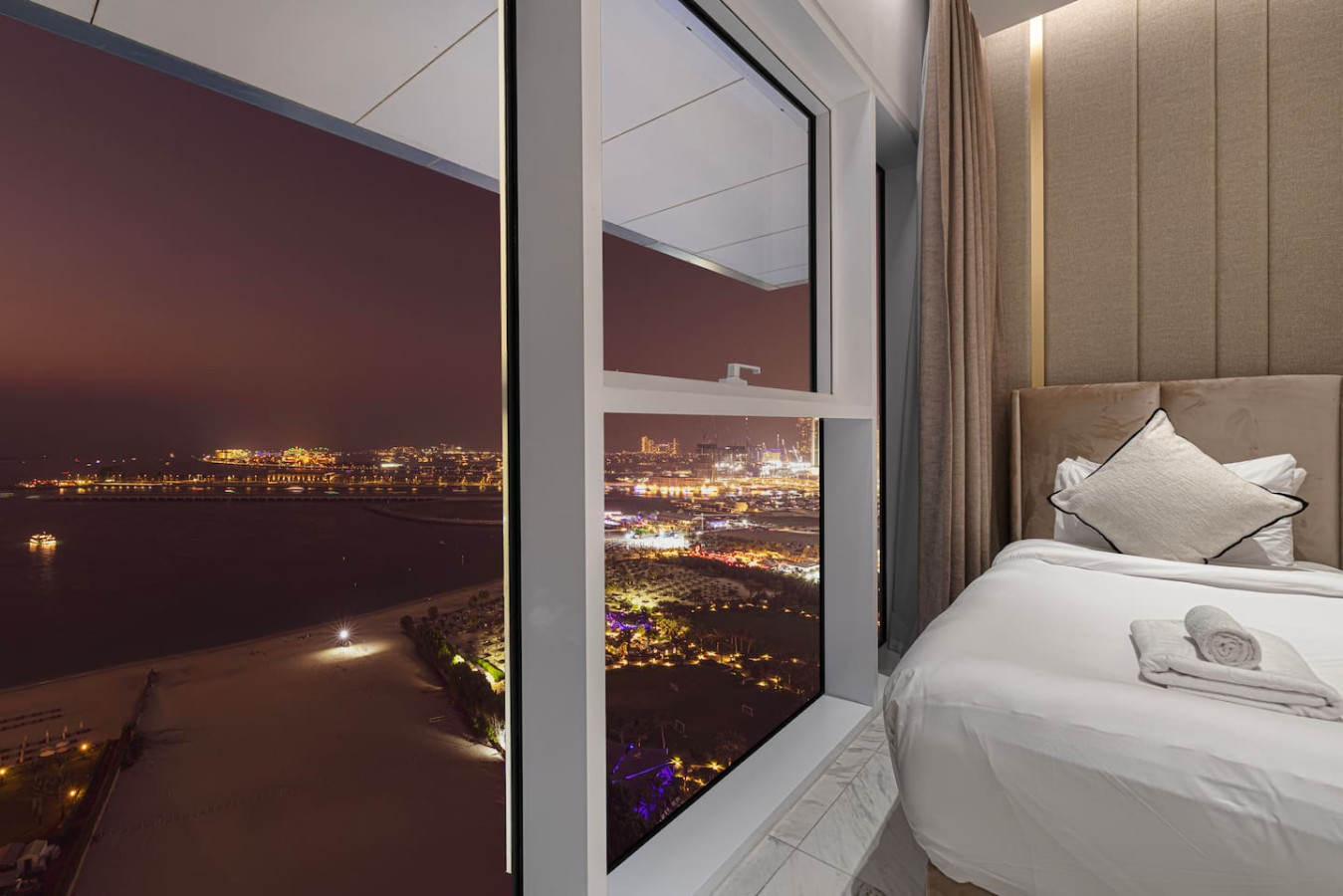 1JBR | 3BHK Luxury Sea & Palm View w/Private Beach
