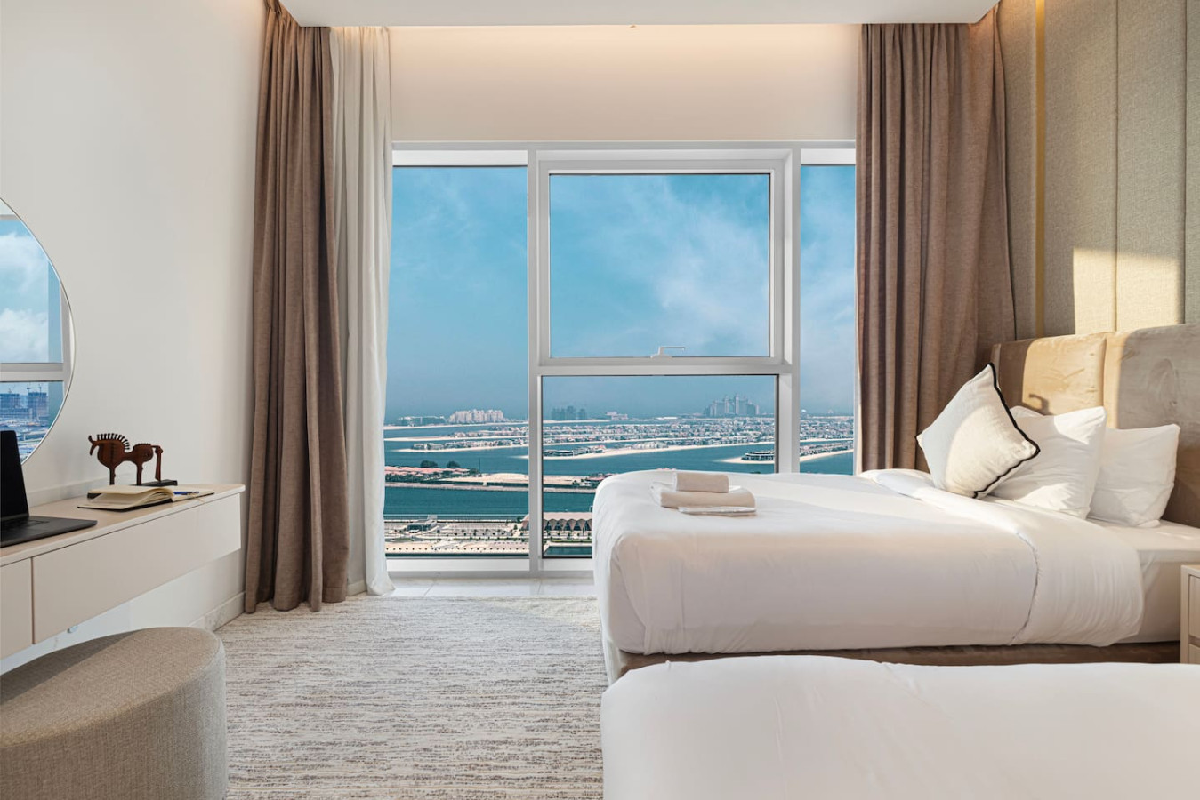 1JBR | 3BHK Luxury Sea & Palm View w/Private Beach