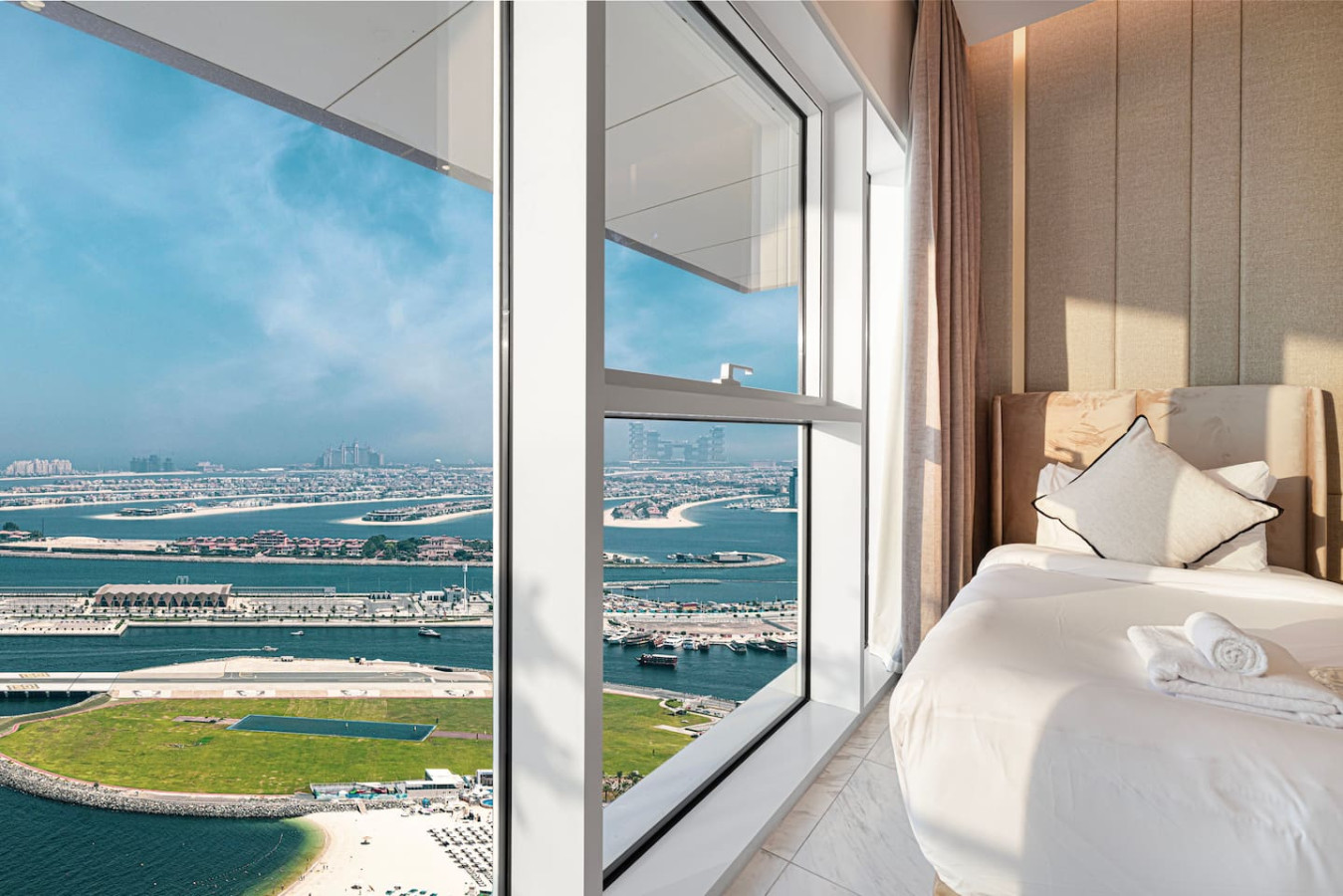 1JBR | 3BHK Luxury Sea & Palm View w/Private Beach