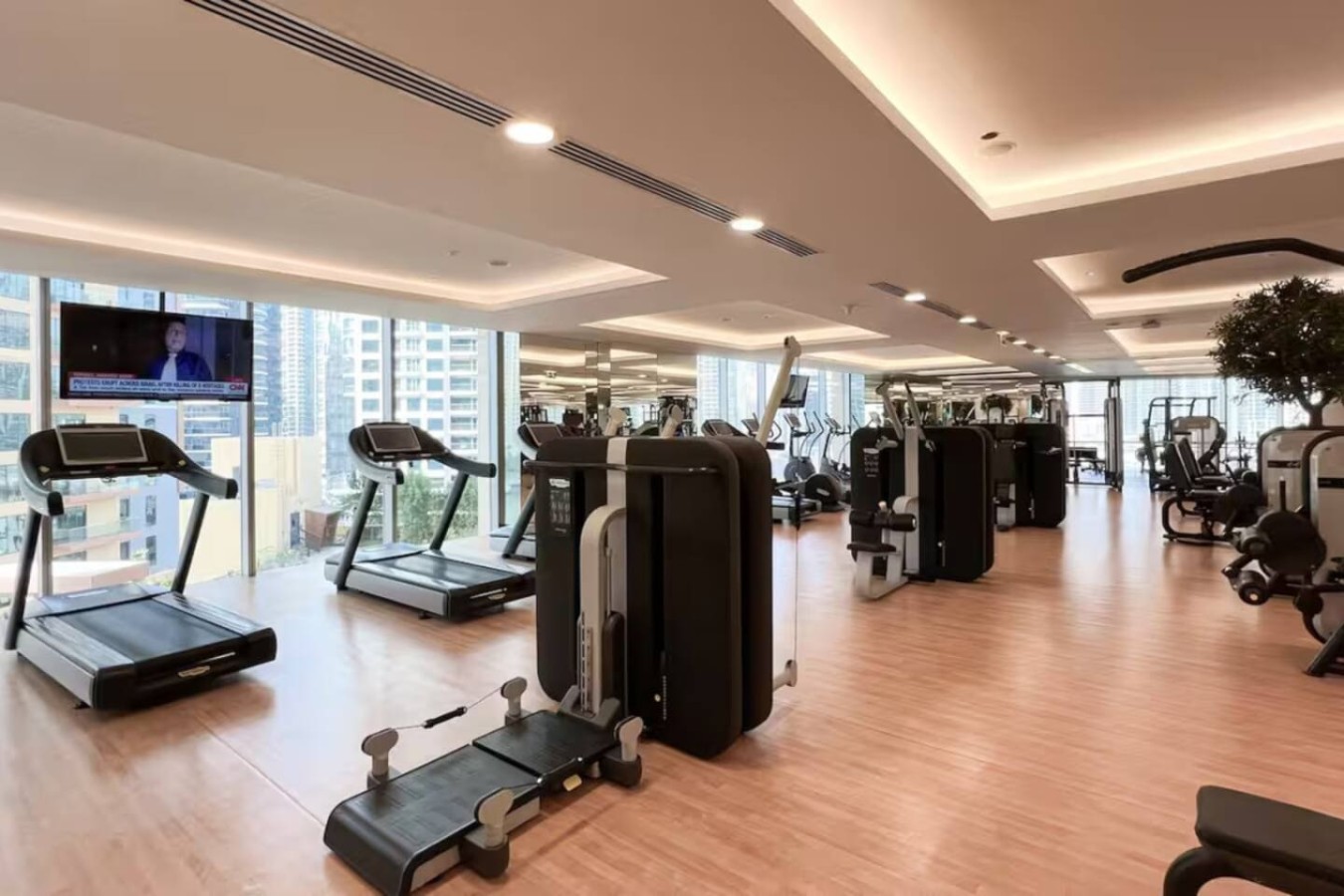 Canal Views | Modern Gym | Beachfront Resort
