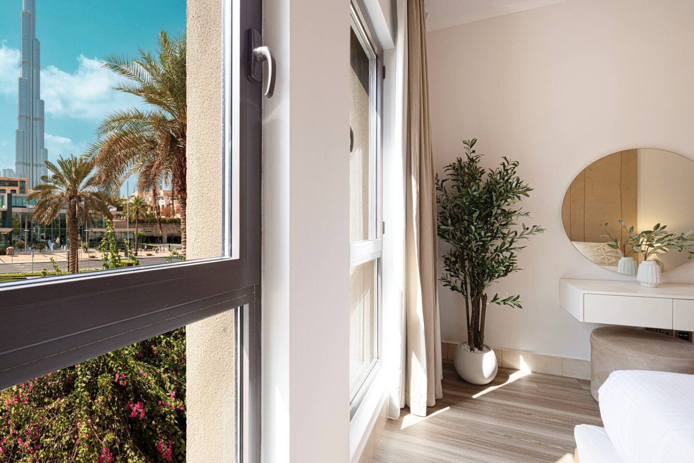 Downtown 2BR w/ Burj Khalifa View | By Dubai Mall