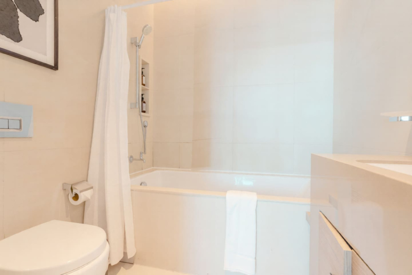 Stylish 1BR the Address | Marina View | Pool & Gym