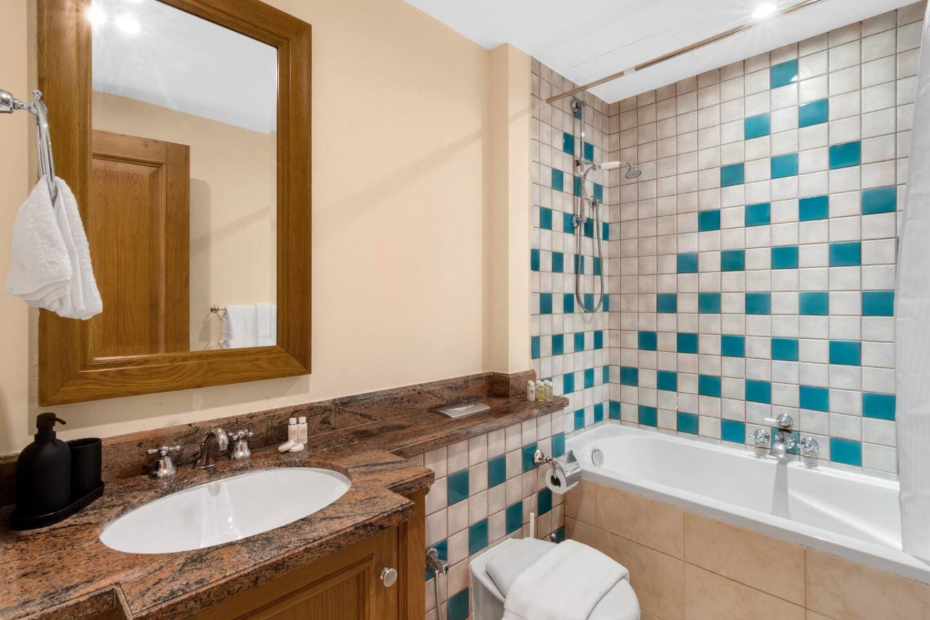 Downtown 2BR w/ Burj Khalifa View | By Dubai Mall