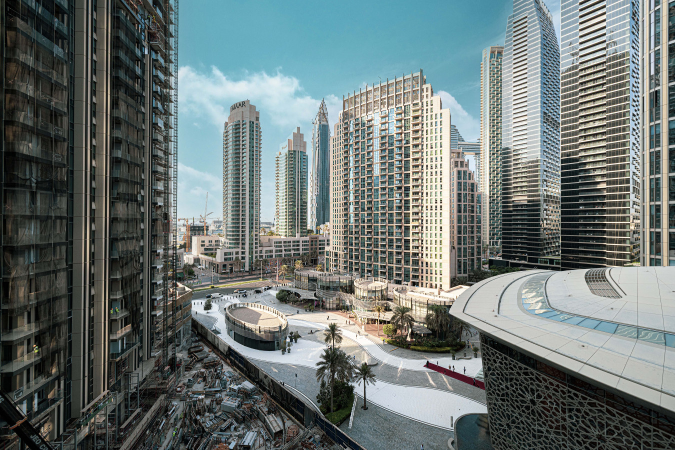 Chic 2BR | Walk to Dubai Mall | Burj Khalifa Views