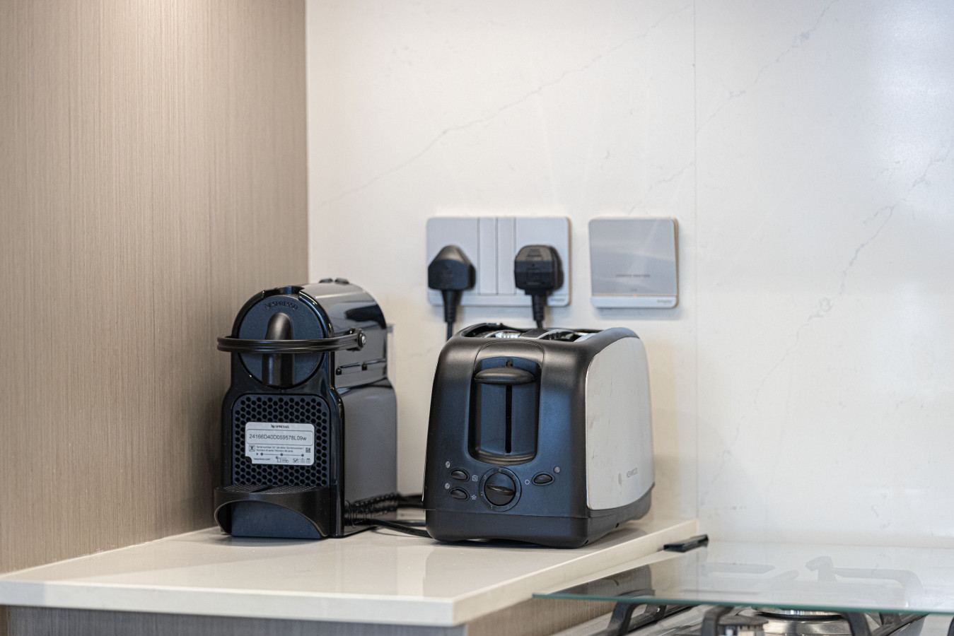 Chic 2BR | Walk to Dubai Mall | Burj Khalifa Views
