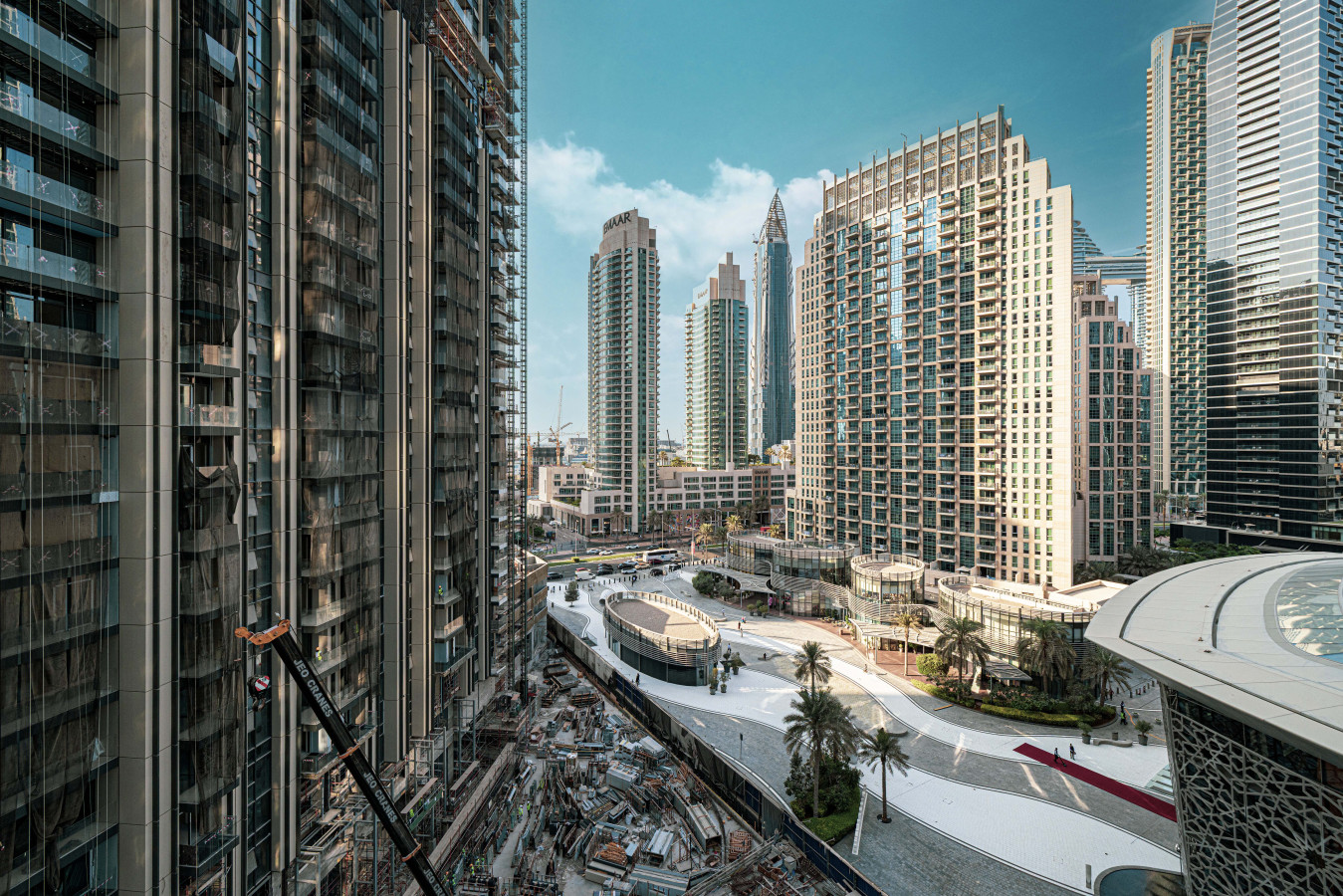 Chic 2BR | Walk to Dubai Mall | Burj Khalifa Views