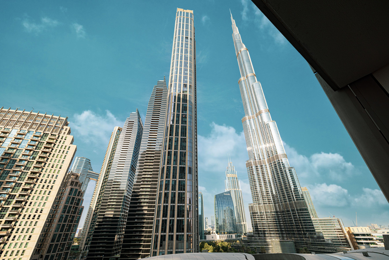 Chic 2BR | Walk to Dubai Mall | Burj Khalifa Views