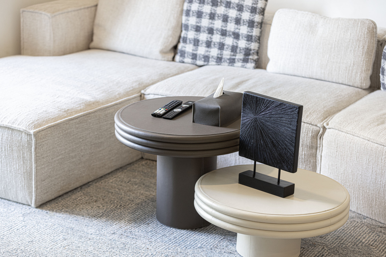 Chic 2BR | Walk to Dubai Mall | Burj Khalifa Views