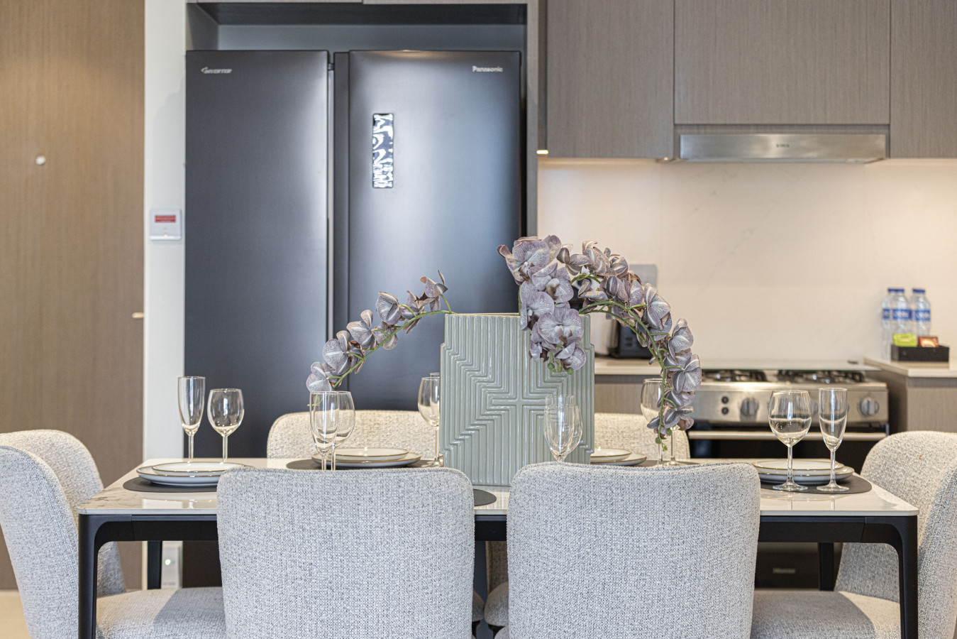 Chic 2BR | Walk to Dubai Mall | Burj Khalifa Views