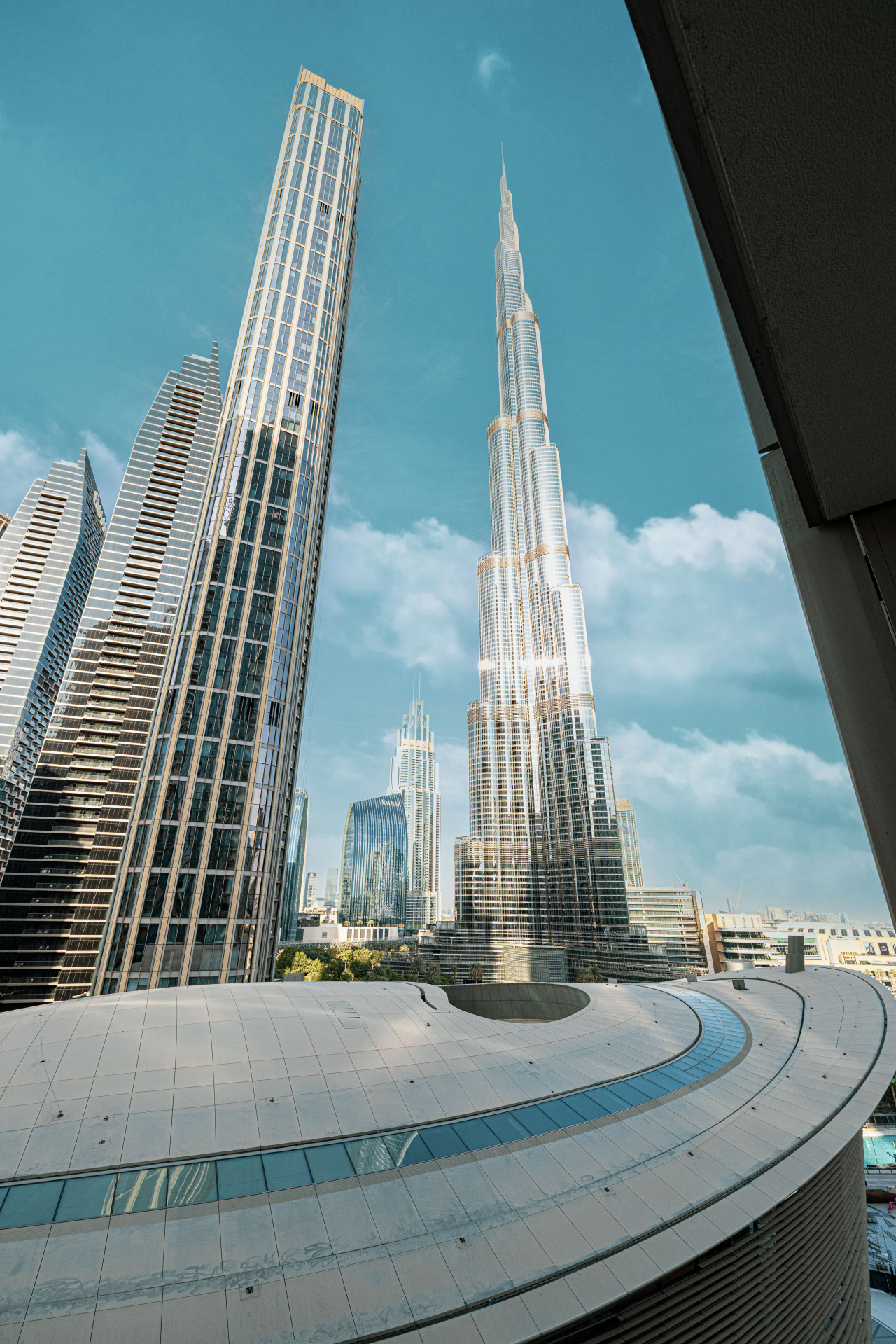 Chic 2BR | Walk to Dubai Mall | Burj Khalifa Views
