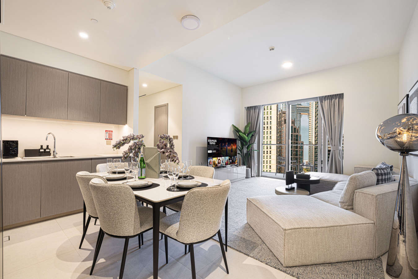 Chic 2BR | Walk to Dubai Mall | Burj Khalifa Views