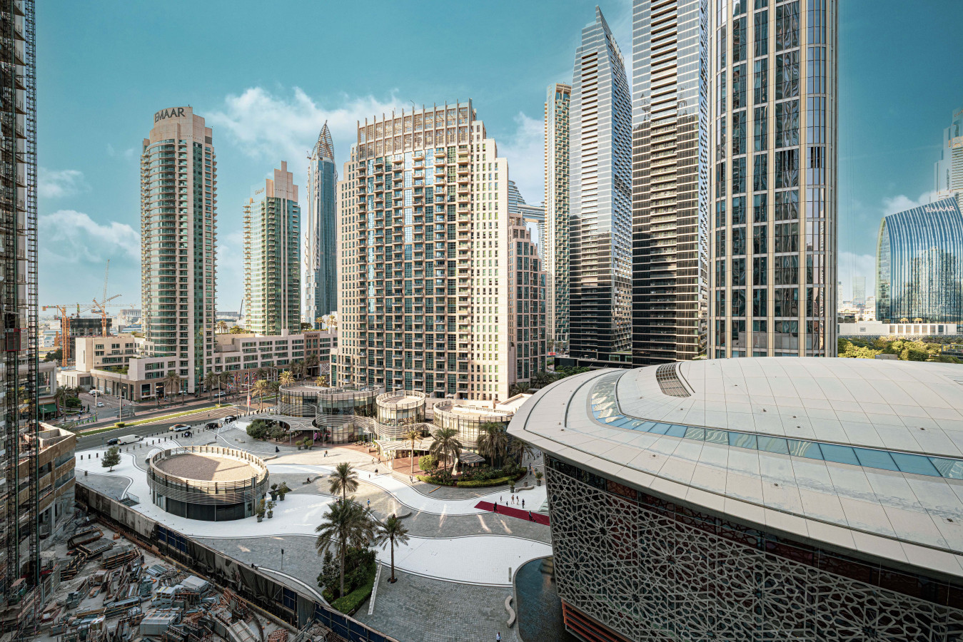 Chic 2BR | Walk to Dubai Mall | Burj Khalifa Views