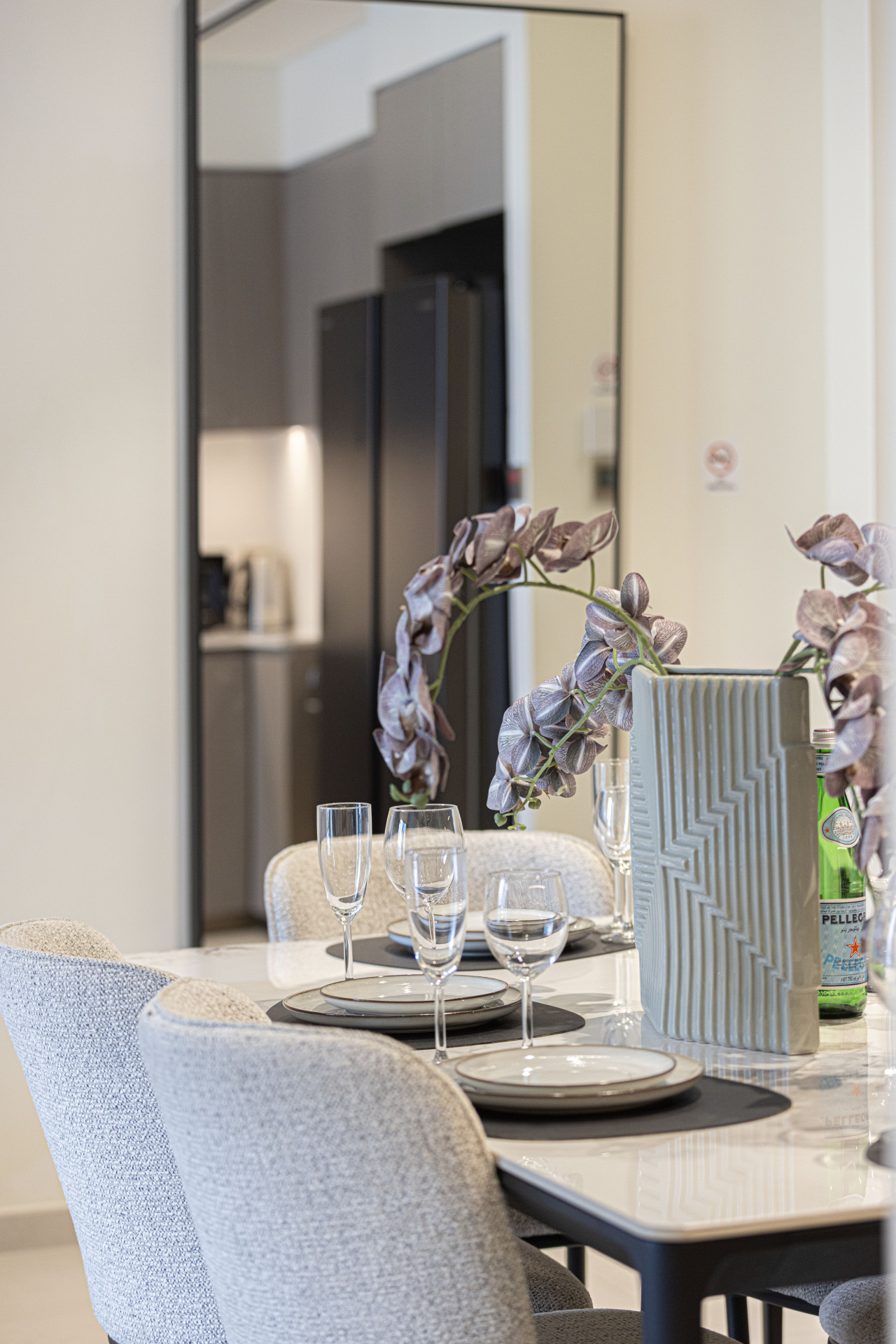 Chic 2BR | Walk to Dubai Mall | Burj Khalifa Views