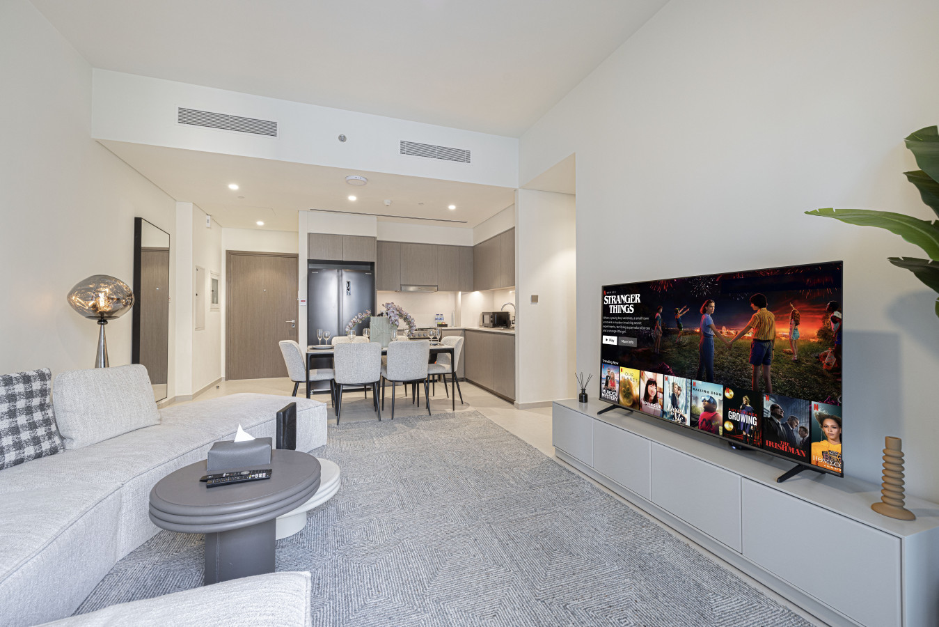 Chic 2BR | Walk to Dubai Mall | Burj Khalifa Views