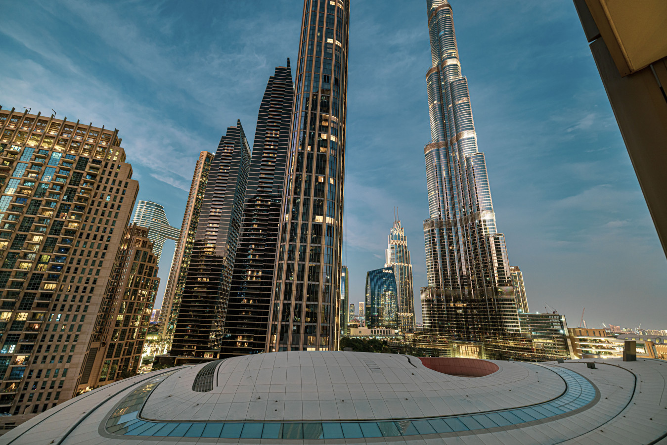 Chic 2BR | Walk to Dubai Mall | Burj Khalifa Views