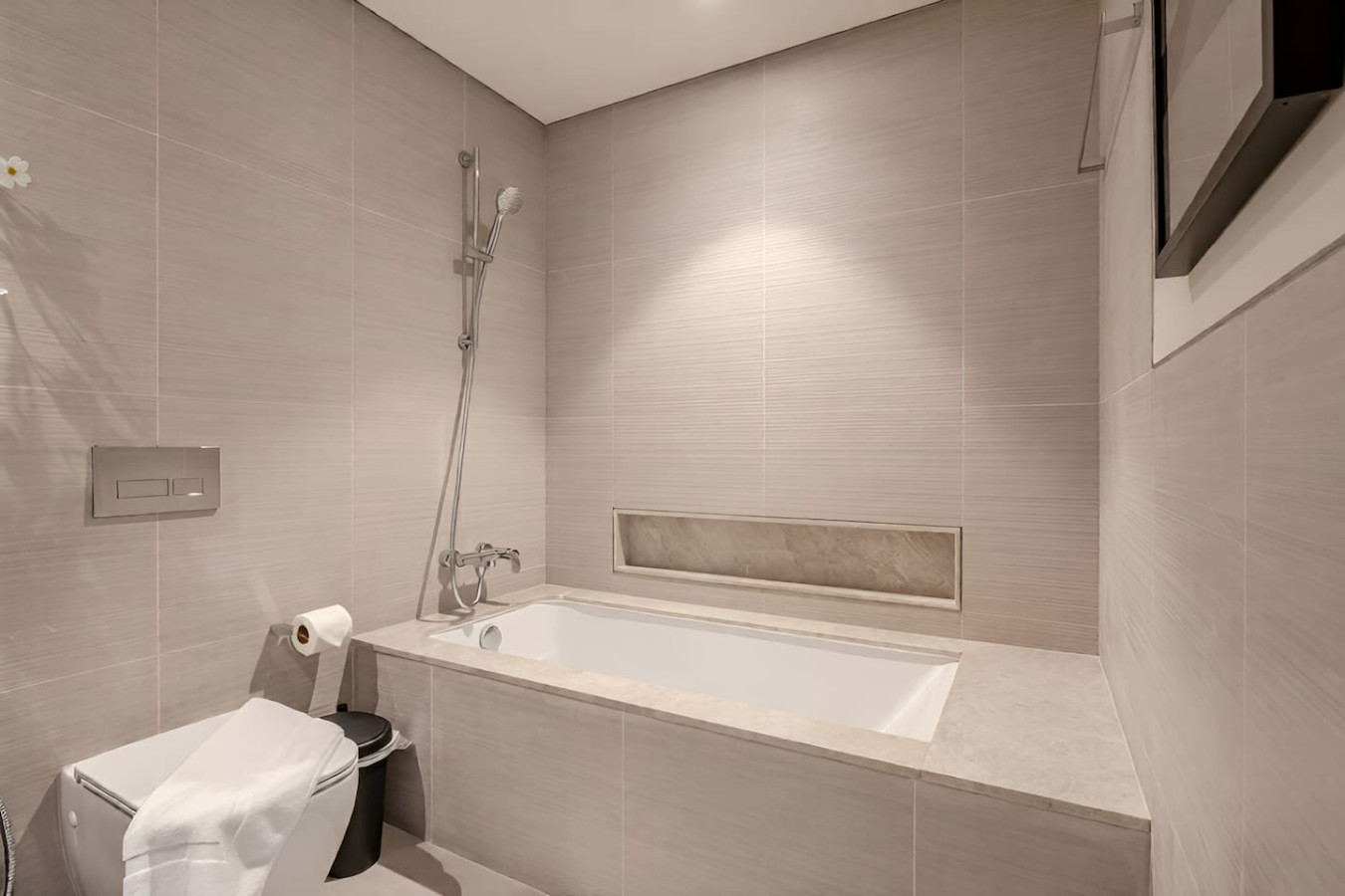 New 1BR | Burj Khalifa Infinity Pool | Dubai Mall