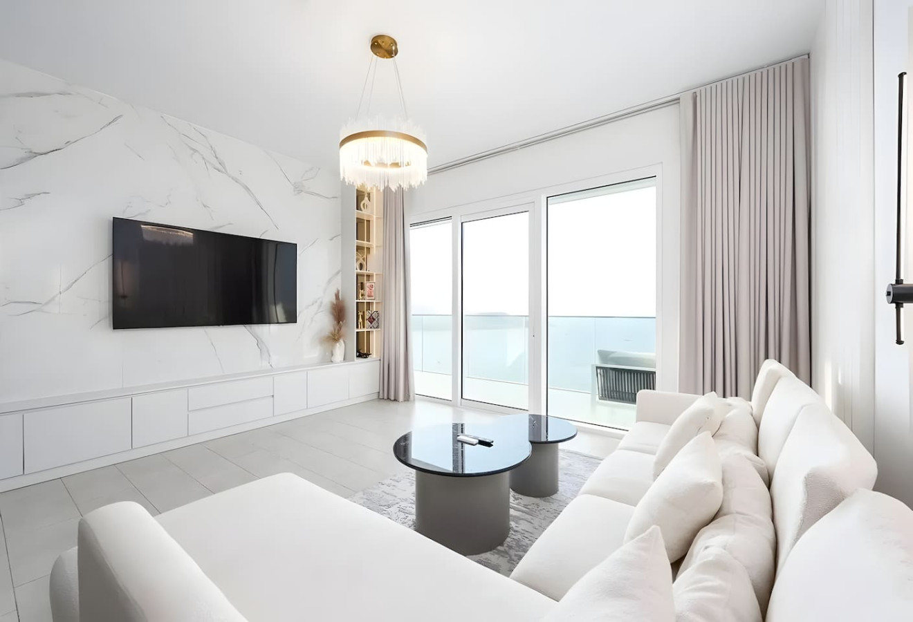 Luxury 4BR Beachfront La Vie JBR | Sea Views