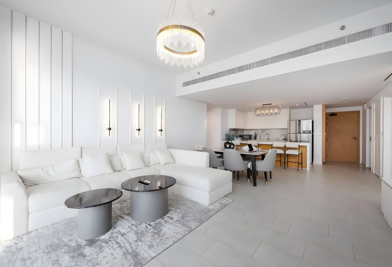 Luxury 4BR Beachfront La Vie JBR | Sea Views