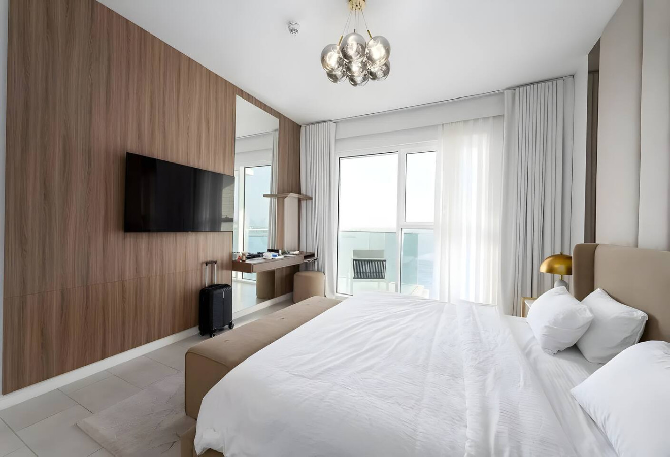 Luxury 4BR Beachfront La Vie JBR | Sea Views