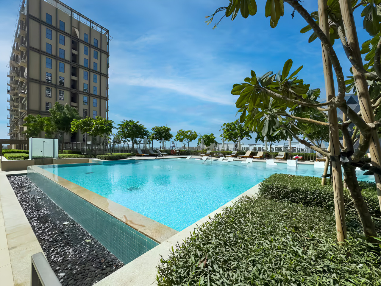 Luxury 1BR Haven | Dubai Hills | 5 Min to Mall