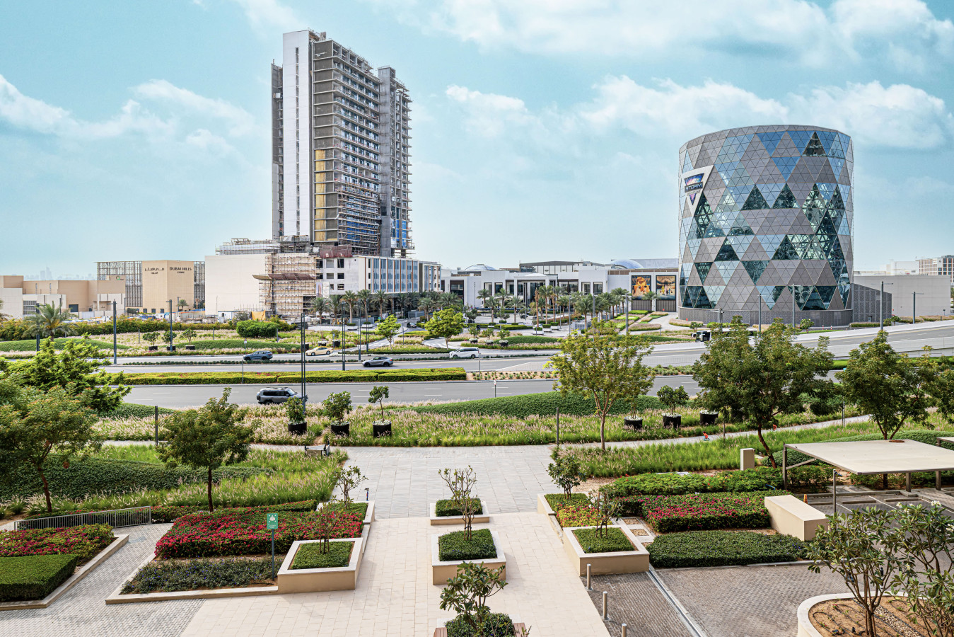 Luxury 1BR Haven | Dubai Hills | 5 Min to Mall