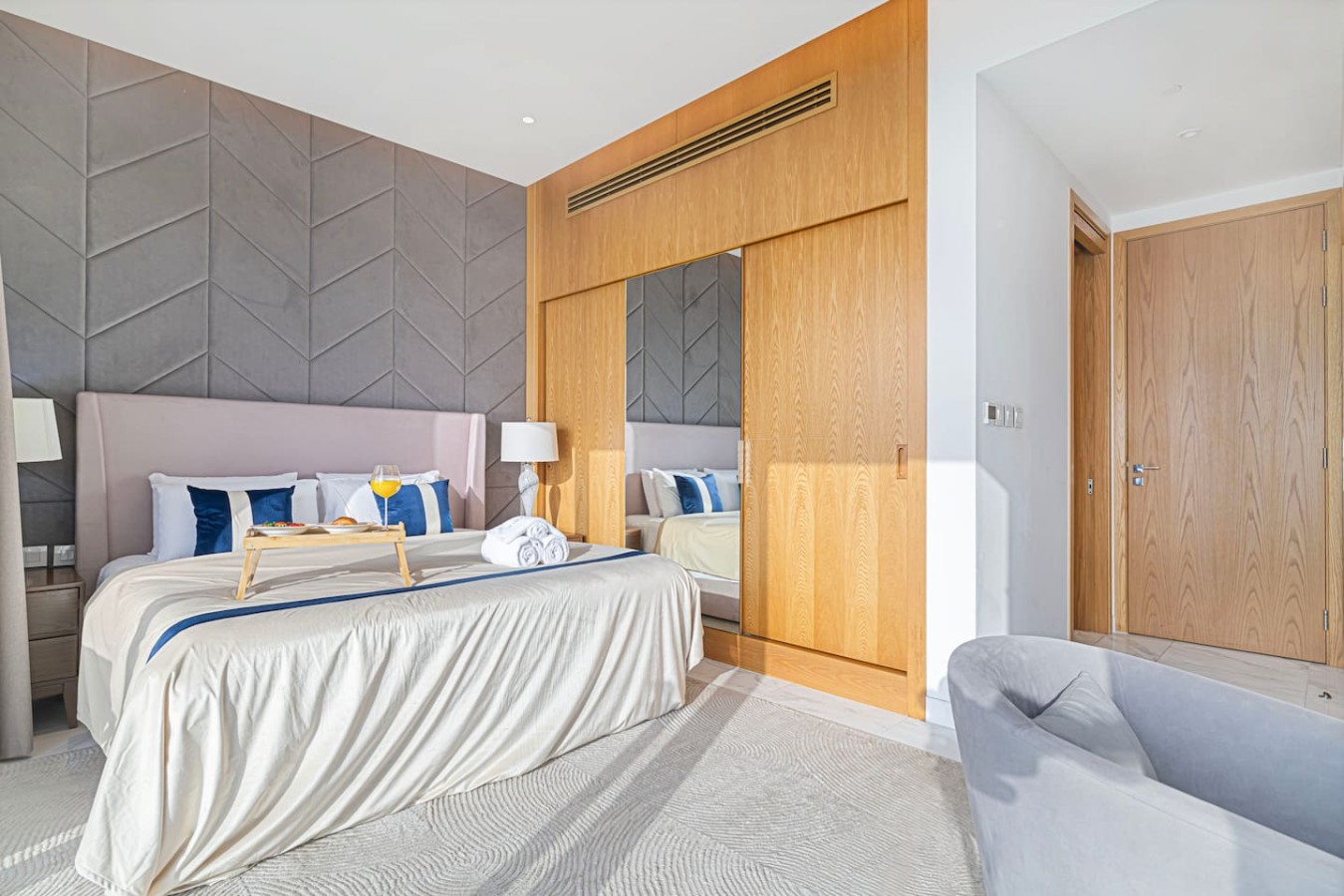 1JBR 2BHK Luxury Sea View w/ Dubai Private Beach