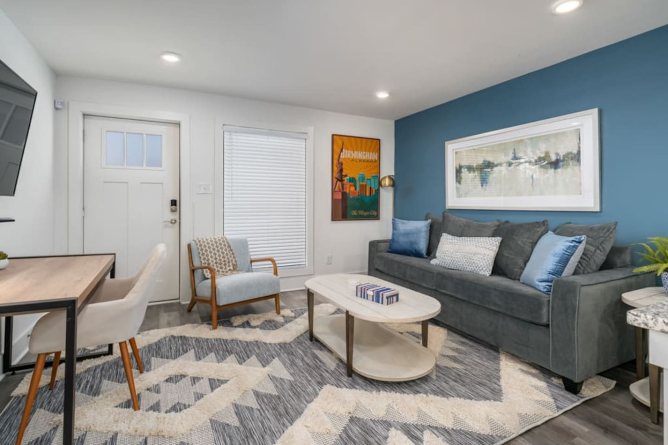Highland Park Apt W/ Skyline Views + Parking - Birmingham, AL