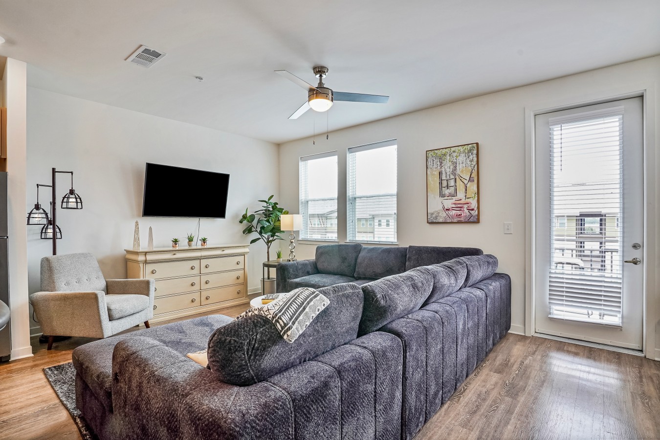 Luxury 2 Br Townhouse With Garage + Pool - Hoover, AL